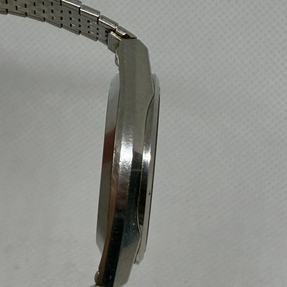 Vintage Seiko King Quartz 5856-8020 Dial Day Date Men's Watch-RUNS!
